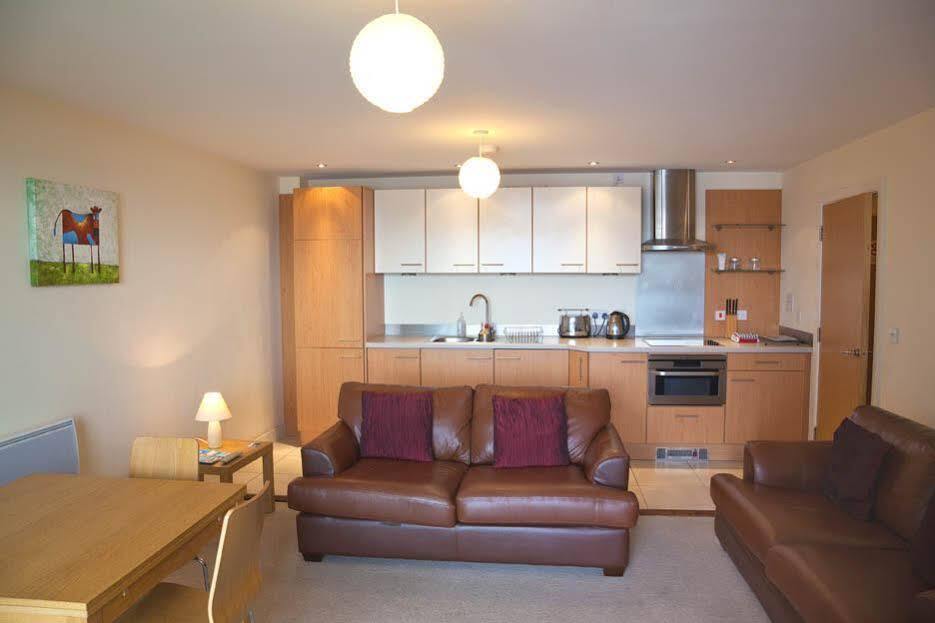 Bayview Apartments Sports Village Cardiff Free Parking & Free Wi Fi Exteriér fotografie